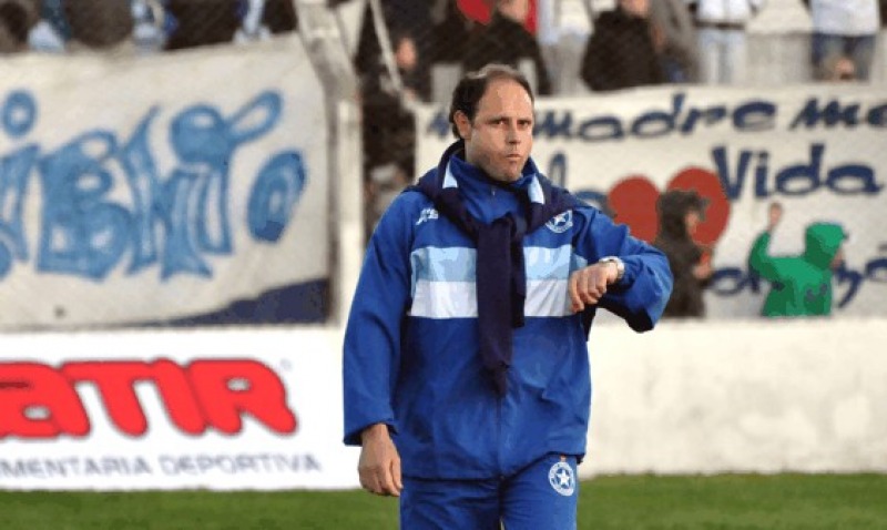 Duilio Botella es el nuevo entrenador de Racing
